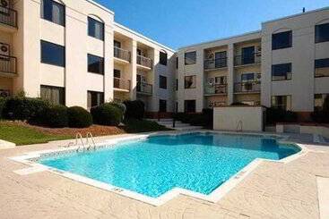 هتل Four Points By Sheraton Raleigh North