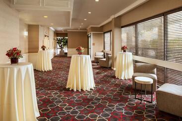 هتل Four Points By Sheraton San Jose Airport