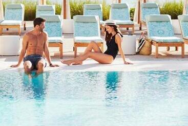 هتل Four Seasons Resort Palm Beach