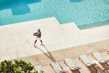 هتل Four Seasons Resort Palm Beach