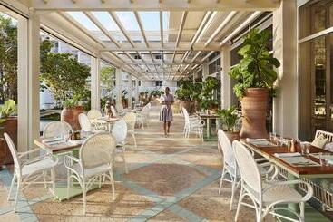هتل Four Seasons Resort Palm Beach
