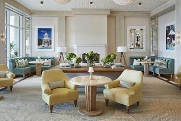هتل Four Seasons Resort Palm Beach