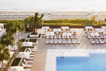 هتل Four Seasons Resort Palm Beach