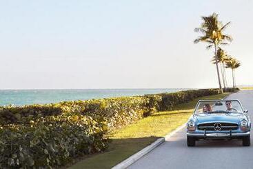 هتل Four Seasons Resort Palm Beach