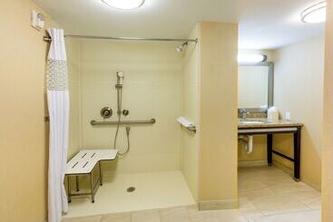 هتل Hampton Inn Daytona Beach/beachfront