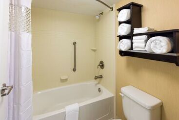 هتل Hampton Inn Daytona Beach/beachfront