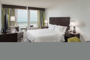 هتل Hampton Inn Daytona Beach/beachfront