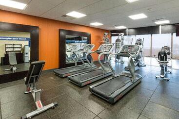 هتل Hampton Inn Daytona Beach/beachfront