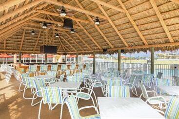 هتل Hampton Inn Daytona Beach/beachfront