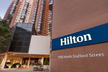 هتل Hilton Arlington