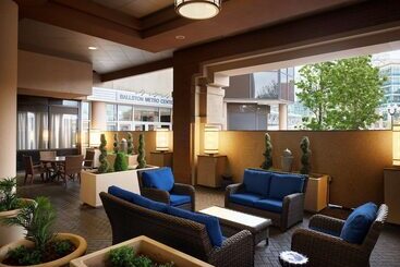 هتل Hilton Arlington