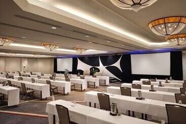 هتل Hilton Arlington