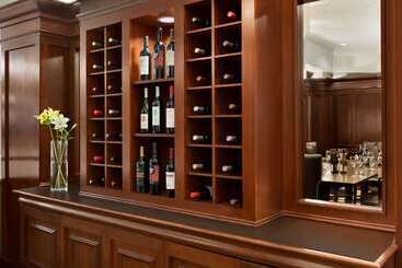 هتل Hilton Arlington