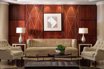 هتل Hilton Arlington