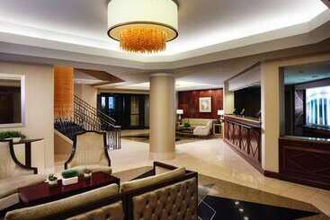 هتل Hilton Arlington