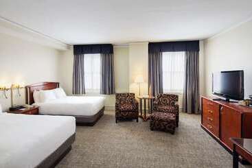 هتل Hilton Cincinnati Netherland Plaza