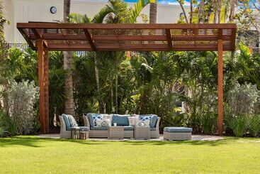 هتل Hilton Garden Inn Key West / The Keys Collection
