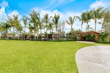 هتل Hilton Garden Inn Key West / The Keys Collection