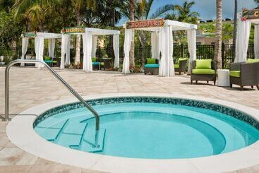 هتل Hilton Garden Inn Key West / The Keys Collection