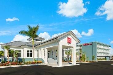 هتل Hilton Garden Inn Key West / The Keys Collection