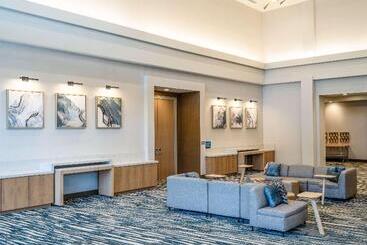 هتل Hilton Garden Inn Toledo Downtown