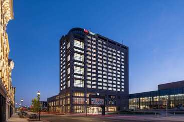 هتل Hilton Garden Inn Toledo Downtown