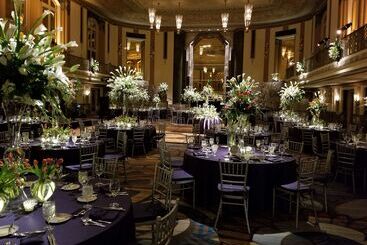 هتل Hilton Cincinnati Netherland Plaza