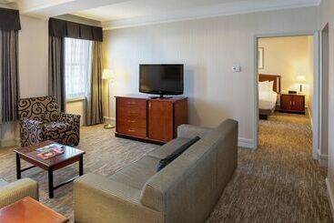 هتل Hilton Cincinnati Netherland Plaza