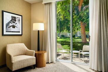 هتل Hilton Oakland Airport