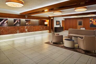 هتل Hilton Oakland Airport