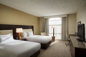 هتل Hilton Oakland Airport