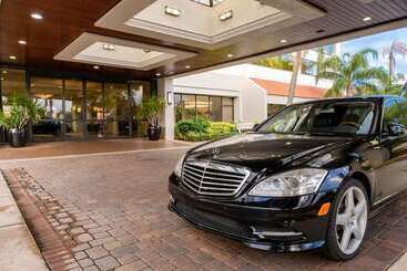 هتل Hilton Palm Beach Pbi