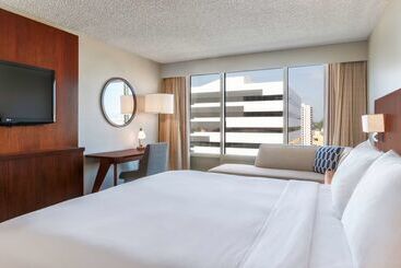هتل Hilton Pasadena