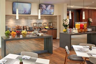 هتل Hilton Pasadena