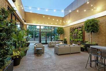 هتل Hilton Pasadena