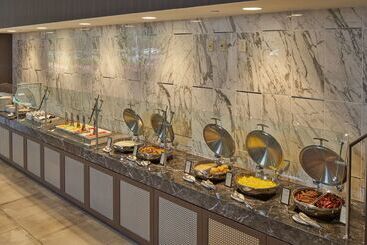 هتل Hilton Raleigh North Hills