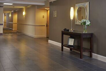 هتل Hilton Raleigh North Hills