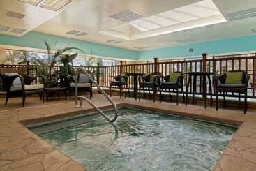 هتل Hilton Raleigh North Hills