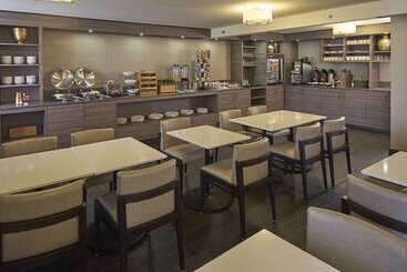هتل Hilton Raleigh North Hills