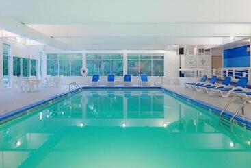 Iris Hotel Cape Cod