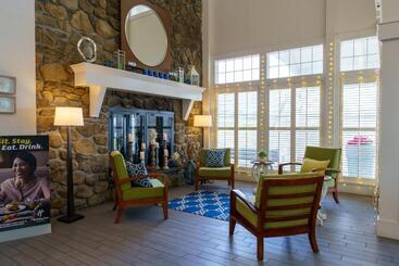 Iris Hotel Cape Cod