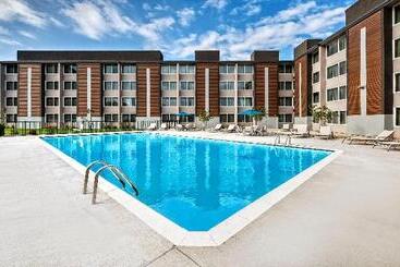 هتل Holiday Inn Express Louisville Airport Expo Center, An Ihg