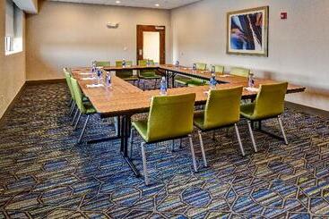 هتل Holiday Inn Express Louisville Airport Expo Center, An Ihg