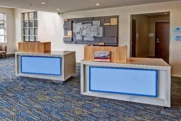 هتل Holiday Inn Express Louisville Airport Expo Center, An Ihg