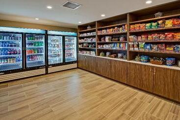 هتل Holiday Inn Express Louisville Airport Expo Center, An Ihg