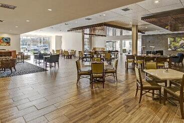 هتل Holiday Inn Express Louisville Airport Expo Center, An Ihg