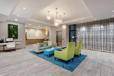 فندق Holiday Inn Express Newport Beach, An Ihg
