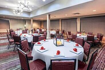 هتل Holiday Inn Tyler   Conference Center, An Ihg
