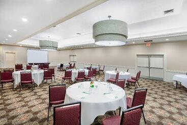 هتل Holiday Inn Tyler   Conference Center, An Ihg