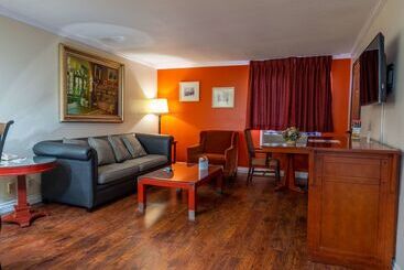 酒店 Howard Johnson By Wyndham Buena Park
